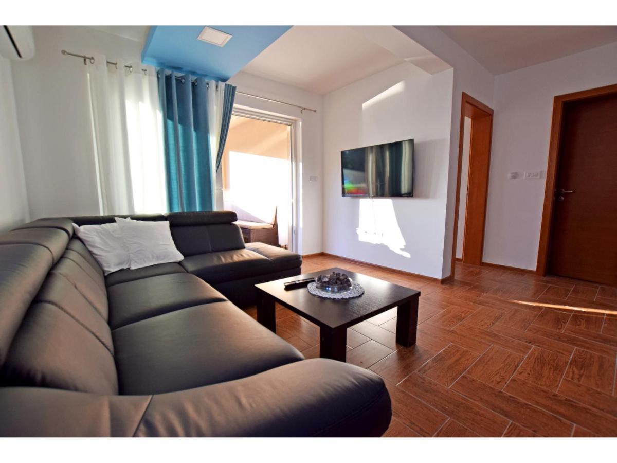 Apartment Dinko Rovanjska Eksteriør billede