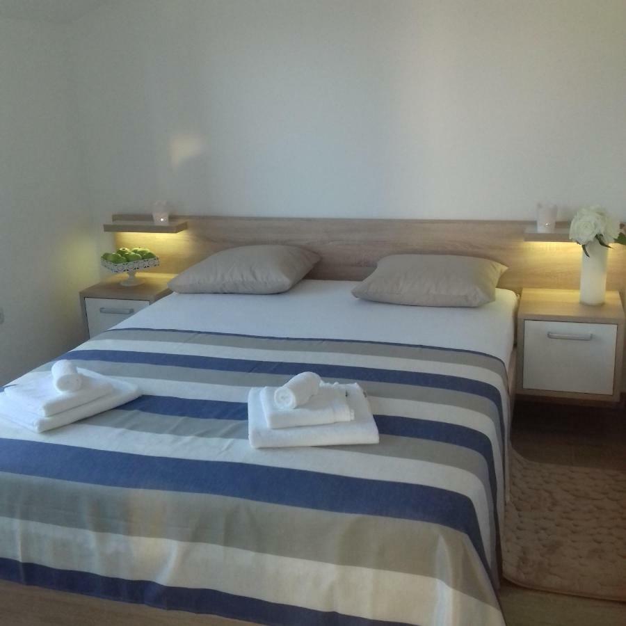 Apartment Dinko Rovanjska Eksteriør billede