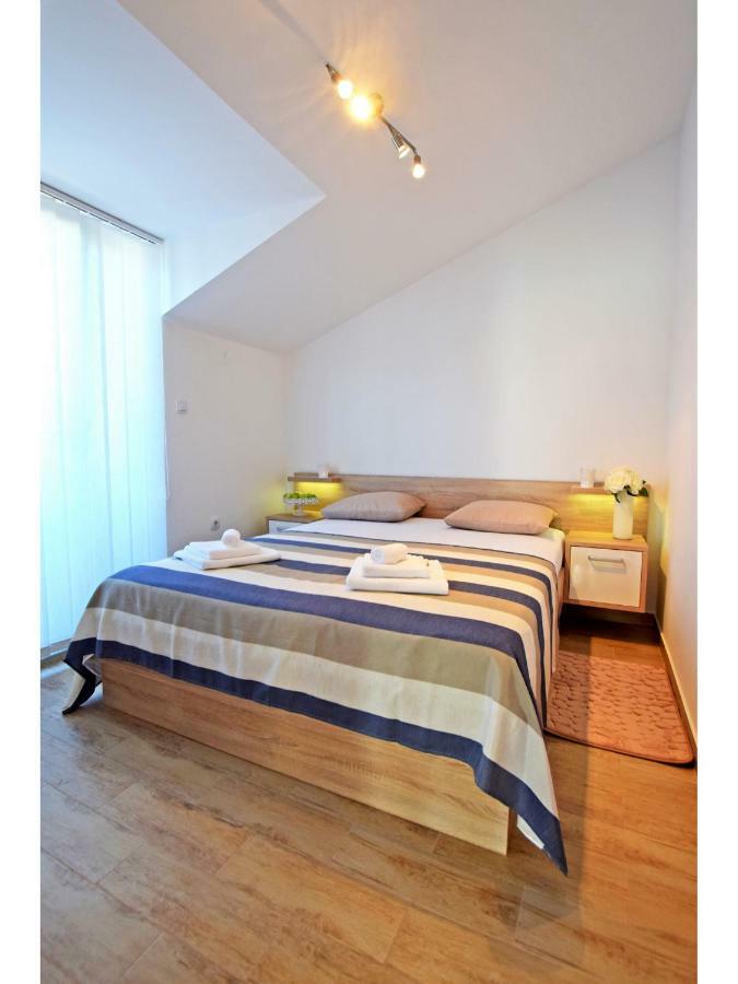 Apartment Dinko Rovanjska Eksteriør billede